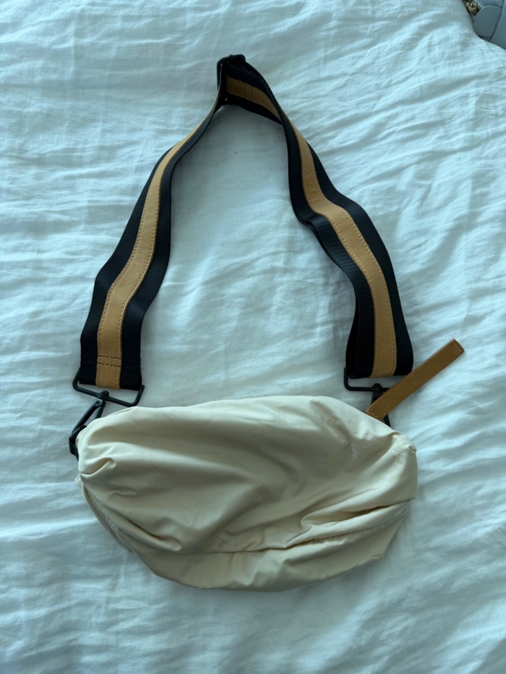 Anya & Niki Cream Crossbody Belt Bag with Wide Black & Tan Strap Leather Details